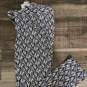 gap navy & white zig zag chinos